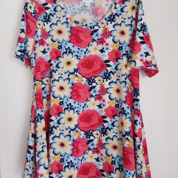 LuLaRoe Perfect T - Picture 1 of 2